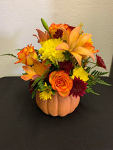 Load image into Gallery viewer, PUMPKIN FLORAL BOUQUET