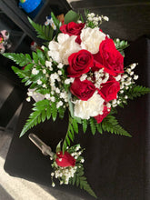 Load image into Gallery viewer, BRIDAL BOUQUET WHITE AND RED